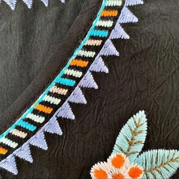 𝅺FAITH + Zoe Embroidered Tunic NWT Size M - Picture 5 of 8